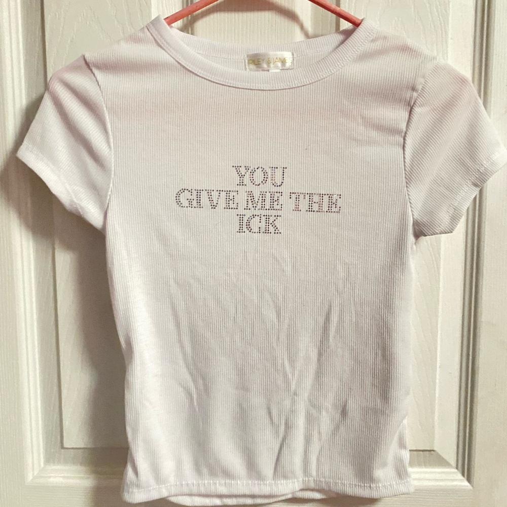 White, Medium Top